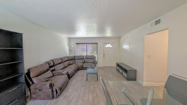 1719 15th Avenue N, Lake Worth Beach, FL 33460