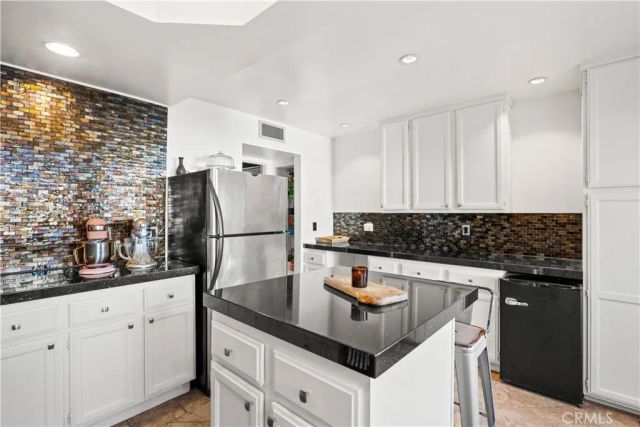 5010 Cahuenga Boulevard 107, North Hollywood, CA 91601