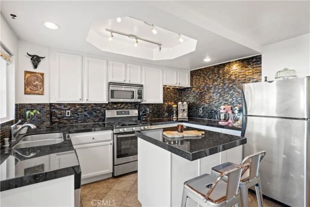 5010 Cahuenga Boulevard 107, North Hollywood, CA 91601