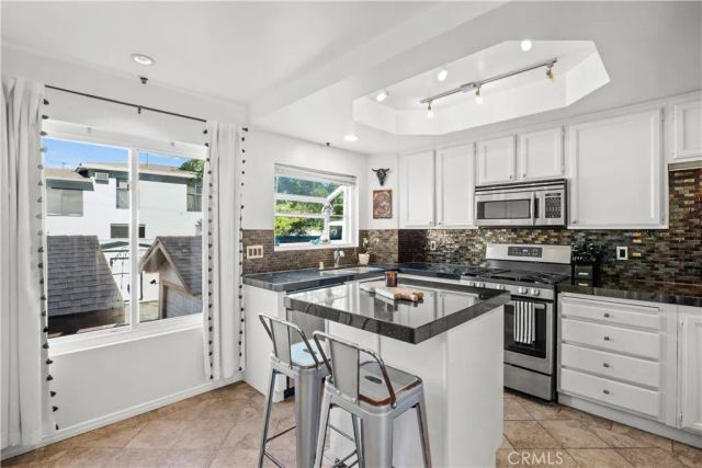 5010 Cahuenga Boulevard 107, North Hollywood, CA 91601