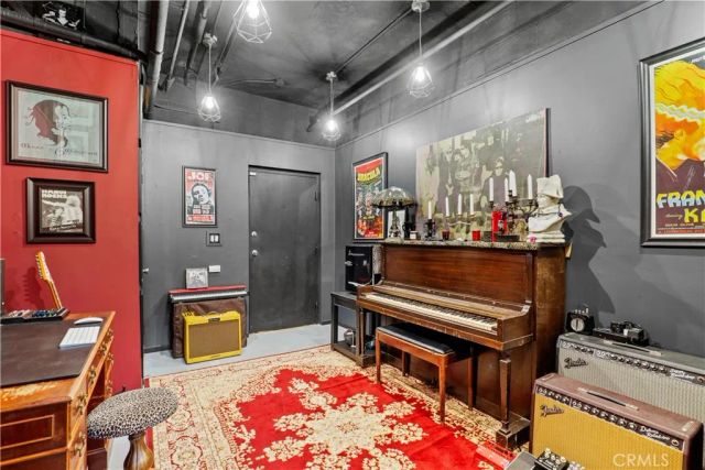 5010 Cahuenga Boulevard 107, North Hollywood, CA 91601