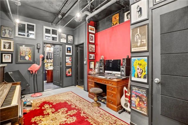 5010 Cahuenga Boulevard 107, North Hollywood, CA 91601