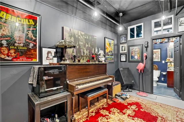 5010 Cahuenga Boulevard 107, North Hollywood, CA 91601