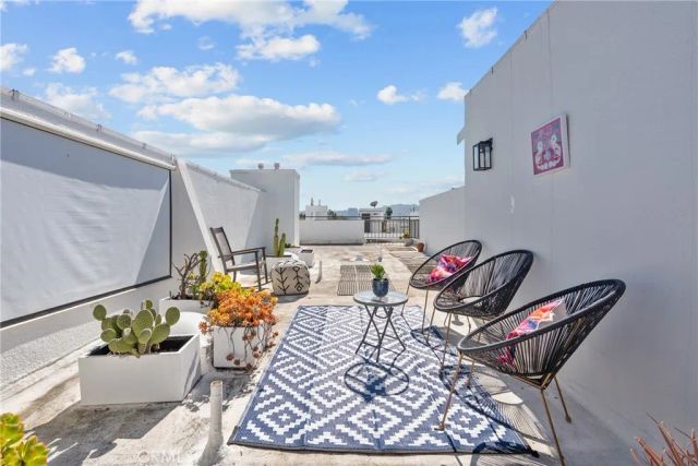 5010 Cahuenga Boulevard 107, North Hollywood, CA 91601