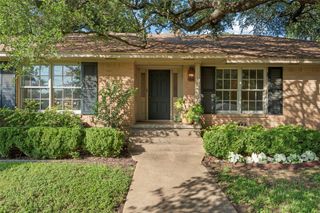 2524 Wooddale Circle, Waco, TX 76710