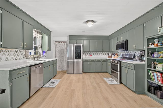 1104 Remington Pl, Manchester, TN 37355
