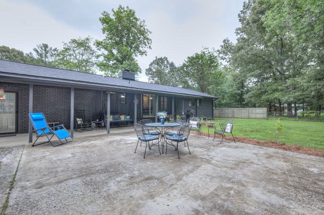 1104 Remington Pl, Manchester, TN 37355