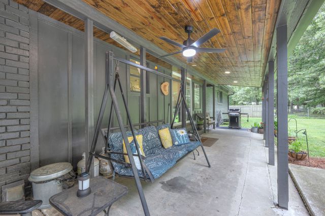 1104 Remington Pl, Manchester, TN 37355