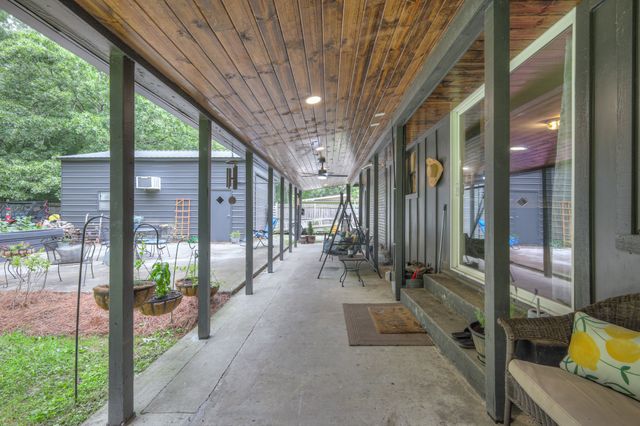 1104 Remington Pl, Manchester, TN 37355