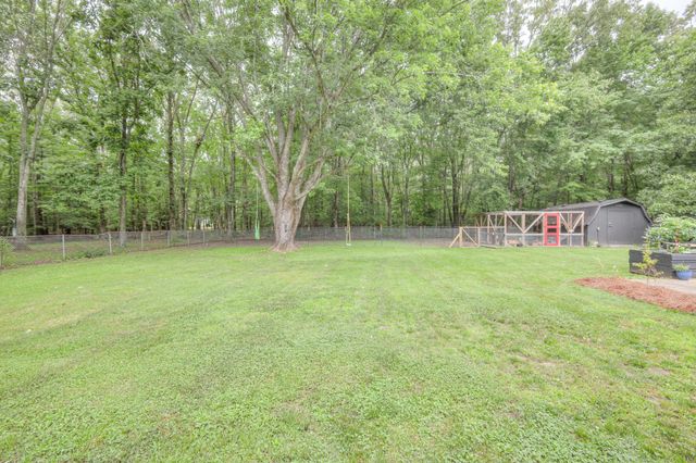 1104 Remington Pl, Manchester, TN 37355