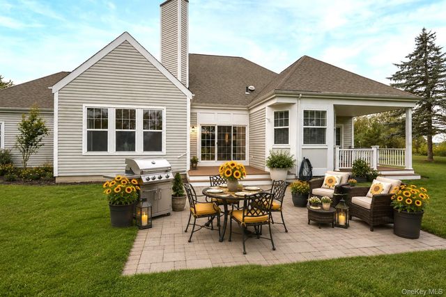 85 Roosevelt Drive, Poughquag, NY 12570