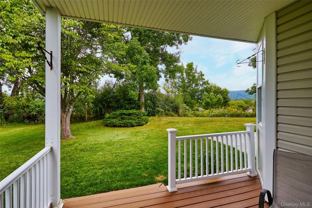 85 Roosevelt Drive, Poughquag, NY 12570