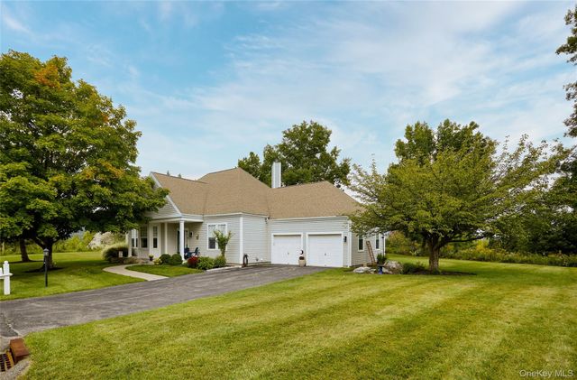 85 Roosevelt Drive, Poughquag, NY 12570