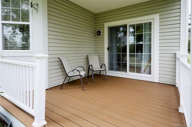 85 Roosevelt Drive, Poughquag, NY 12570
