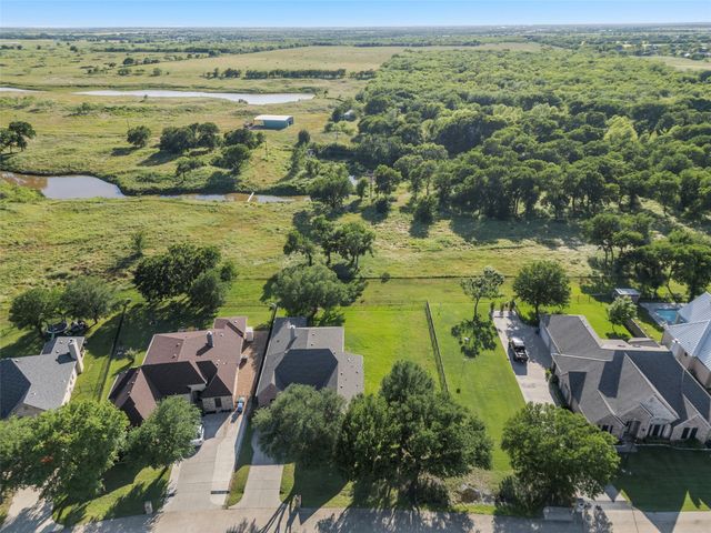 3014 Preston Club Drive, Sherman, TX 75092