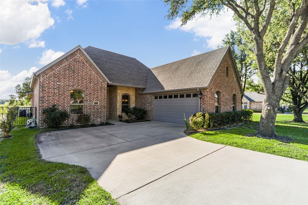 3014 Preston Club Drive, Sherman, TX 75092