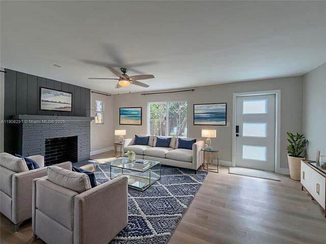 1813 SW 10th St, Fort Lauderdale, FL 33312