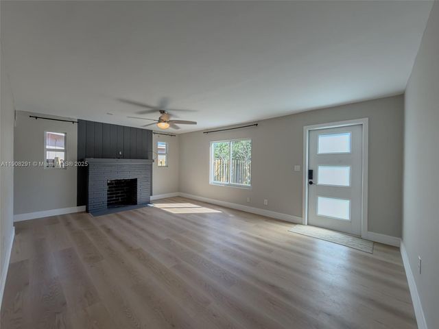 1813 SW 10th St, Fort Lauderdale, FL 33312