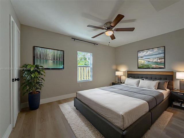 1813 SW 10th St, Fort Lauderdale, FL 33312