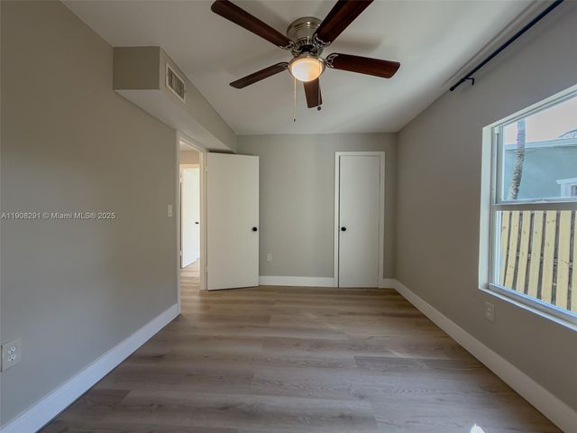 1813 SW 10th St, Fort Lauderdale, FL 33312