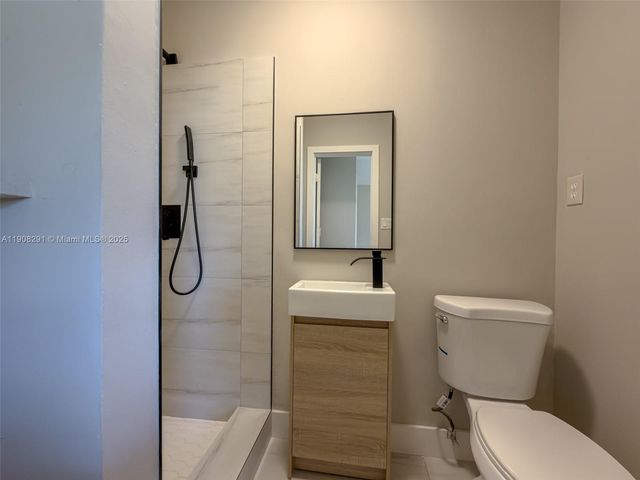 1813 SW 10th St, Fort Lauderdale, FL 33312