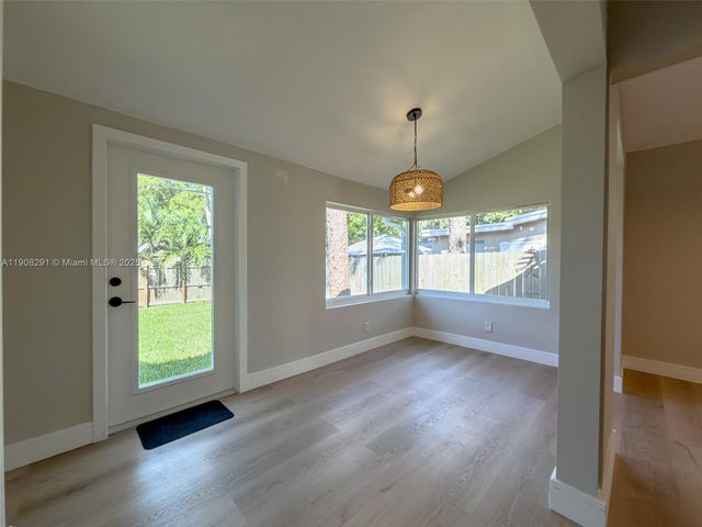 1813 SW 10th St, Fort Lauderdale, FL 33312