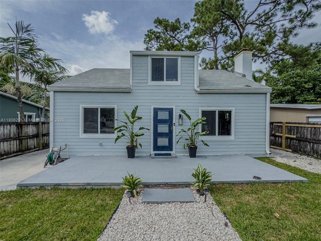 1813 SW 10th St, Fort Lauderdale, FL 33312