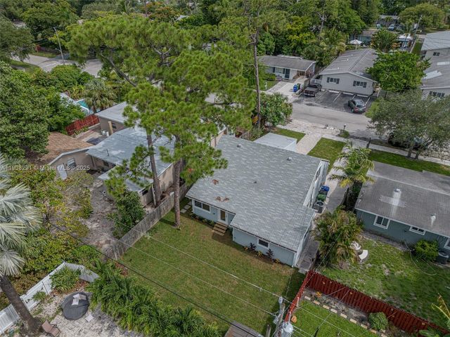 1813 SW 10th St, Fort Lauderdale, FL 33312