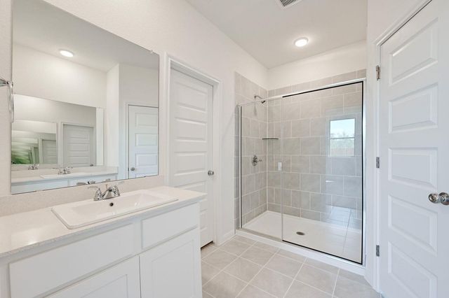 201 Hornet ST, Elgin, TX 78621