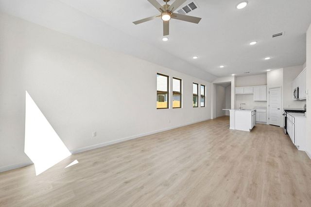 201 Hornet ST, Elgin, TX 78621