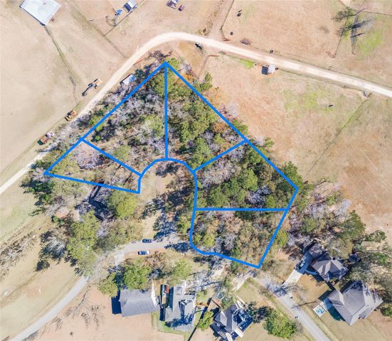 24 Holly Springs Dr, Conroe, TX 77302