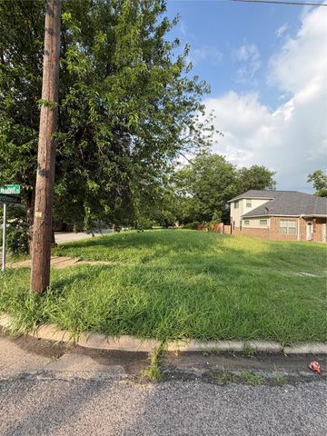 1303 S Walnut Street, Sherman, TX 75090