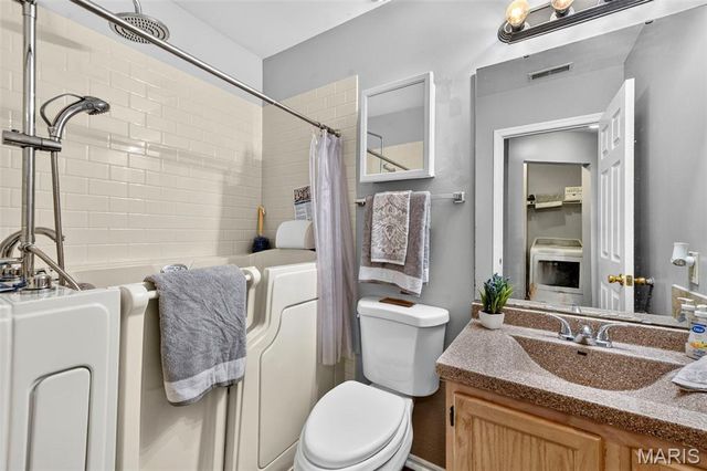 1119 Liberty Gardens Court, Florissant, MO 63031