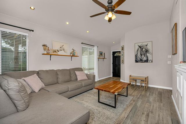 7502 N Trellis Circle, Fresno, CA 93720