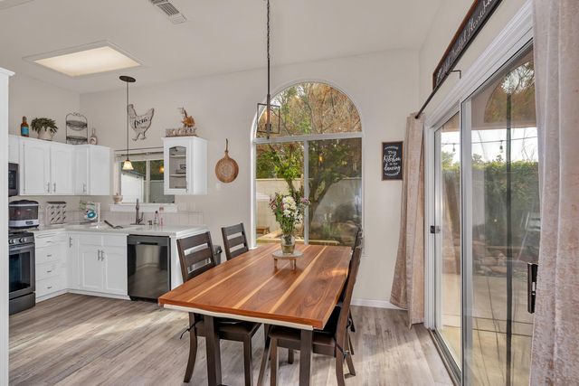 7502 N Trellis Circle, Fresno, CA 93720