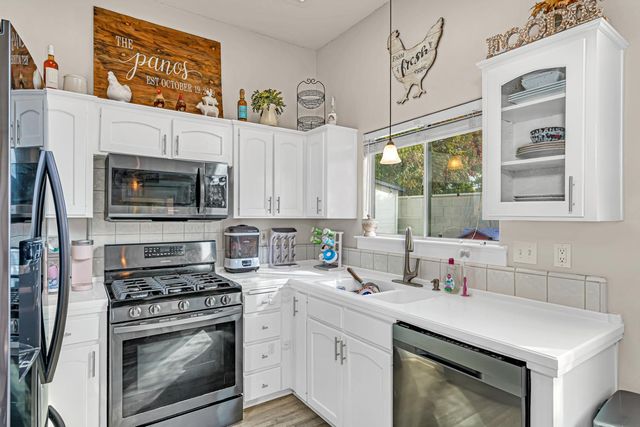 7502 N Trellis Circle, Fresno, CA 93720