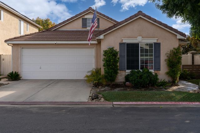 7502 N Trellis Circle, Fresno, CA 93720