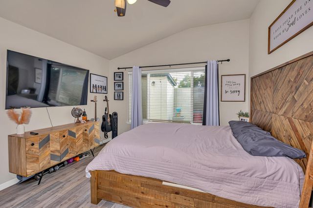 7502 N Trellis Circle, Fresno, CA 93720