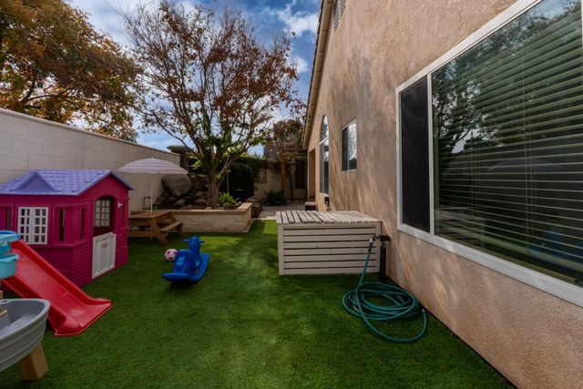 7502 N Trellis Circle, Fresno, CA 93720