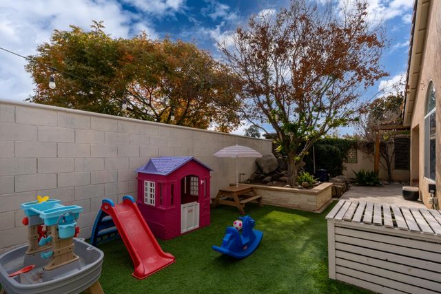 7502 N Trellis Circle, Fresno, CA 93720