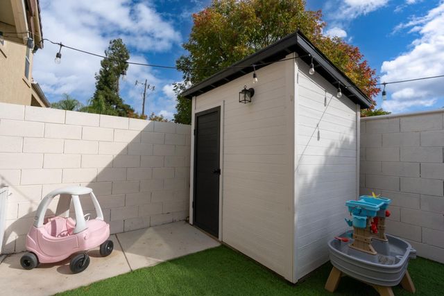 7502 N Trellis Circle, Fresno, CA 93720