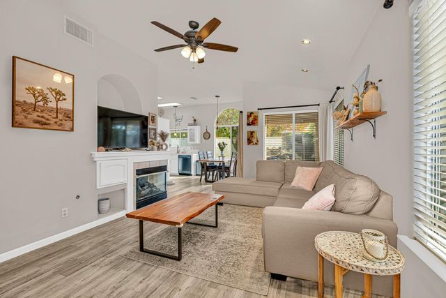 7502 N Trellis Circle, Fresno, CA 93720