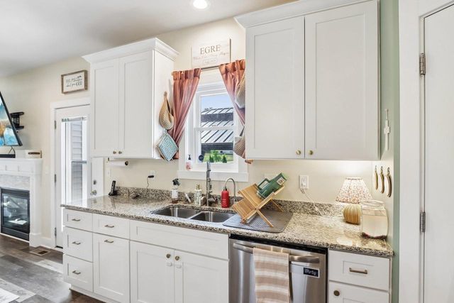 716 Kenseth Way, Cambridge, WI 53523