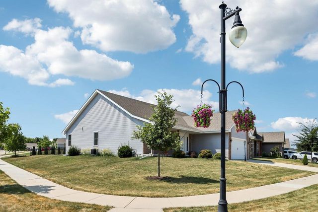 716 Kenseth Way, Cambridge, WI 53523