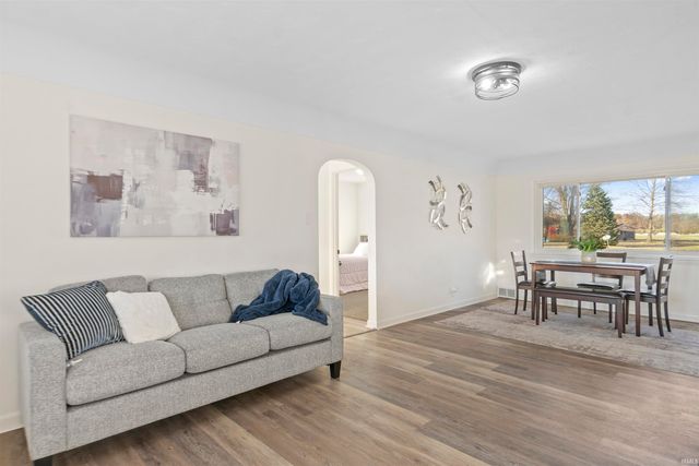 156 W Markle Road, Huntington, IN 46750