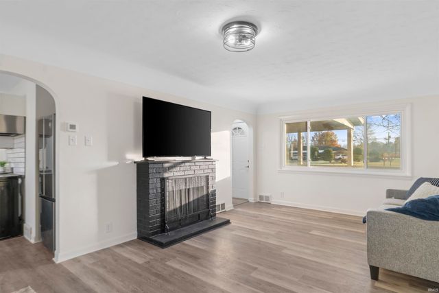 156 W Markle Road, Huntington, IN 46750