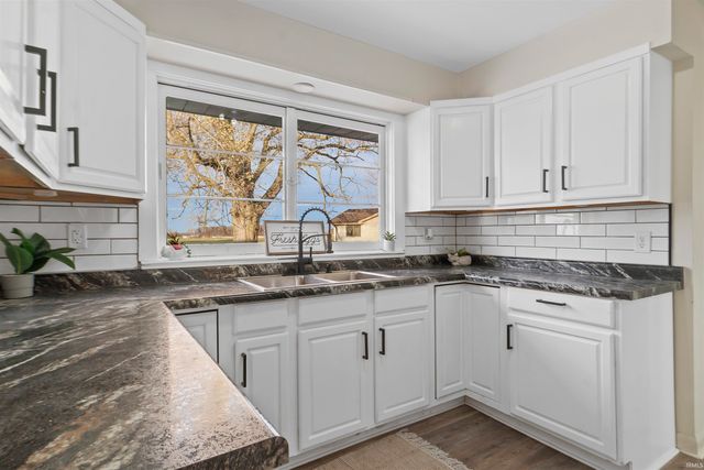 156 W Markle Road, Huntington, IN 46750