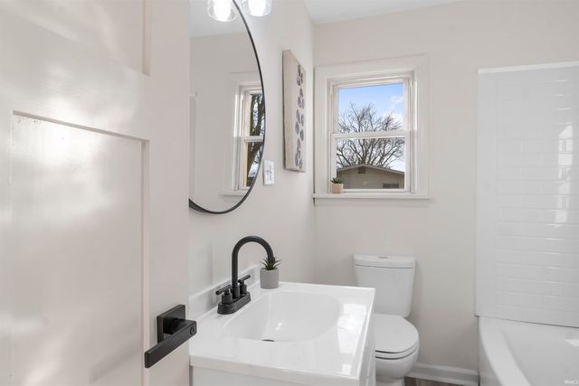 156 W Markle Road, Huntington, IN 46750