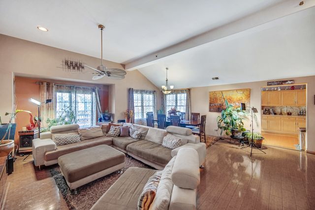 8631 Saddlebred Court 8631, Frankfort, IL 60423