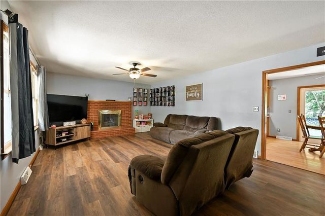 503 SW Maple Lane, Oak Grove, MO 64075